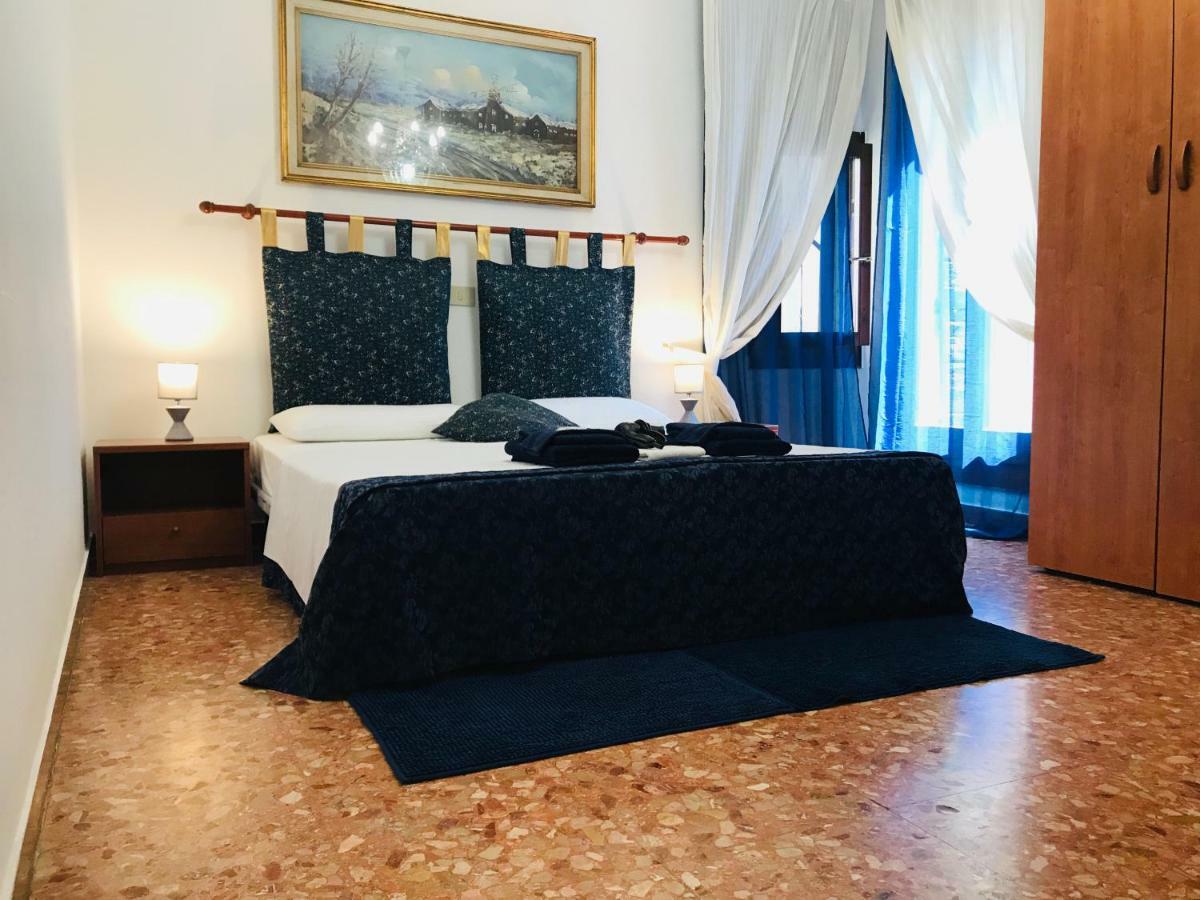 Venice Rainbow Hotel Bagian luar foto
