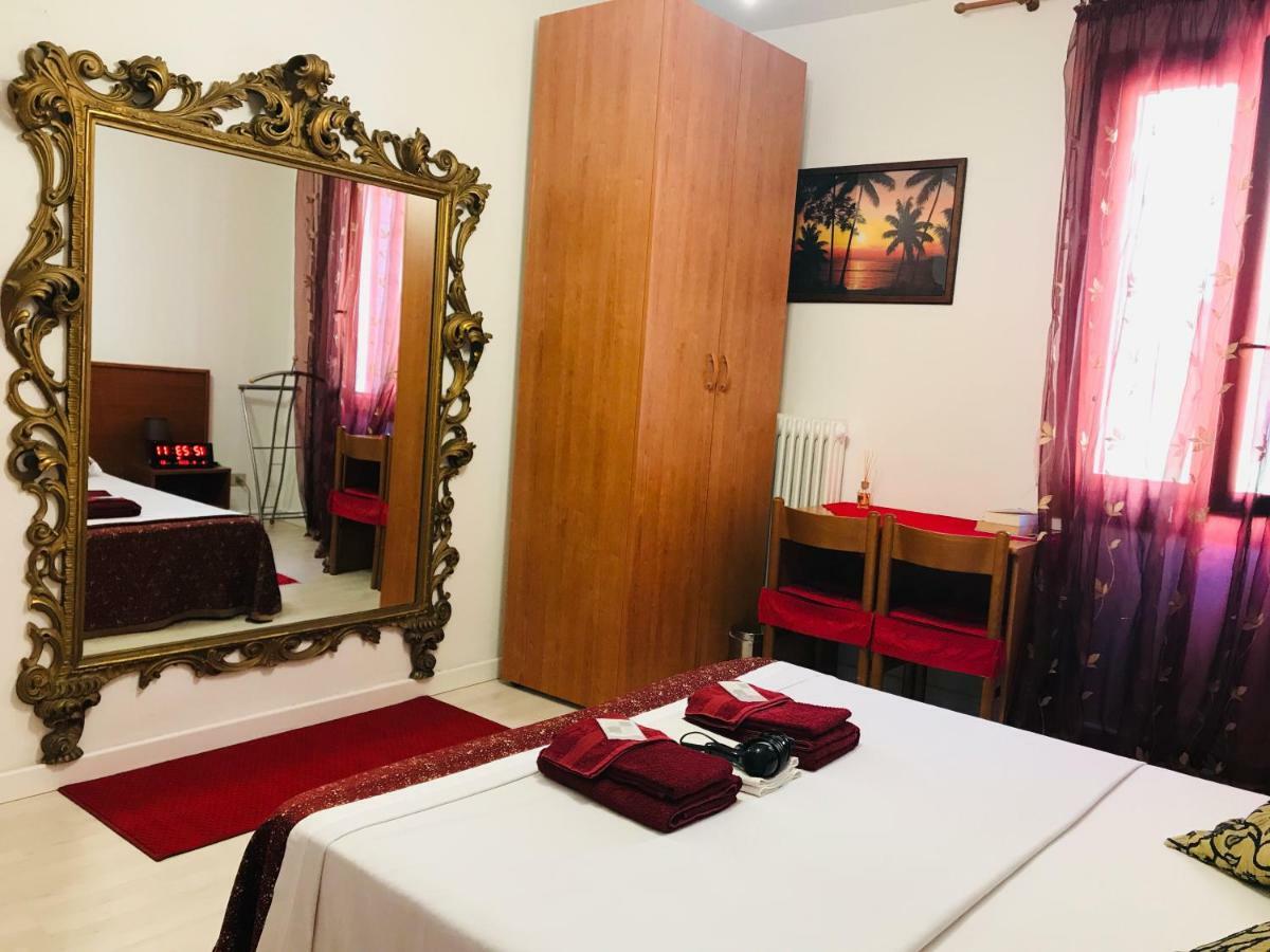 Venice Rainbow Hotel Bagian luar foto