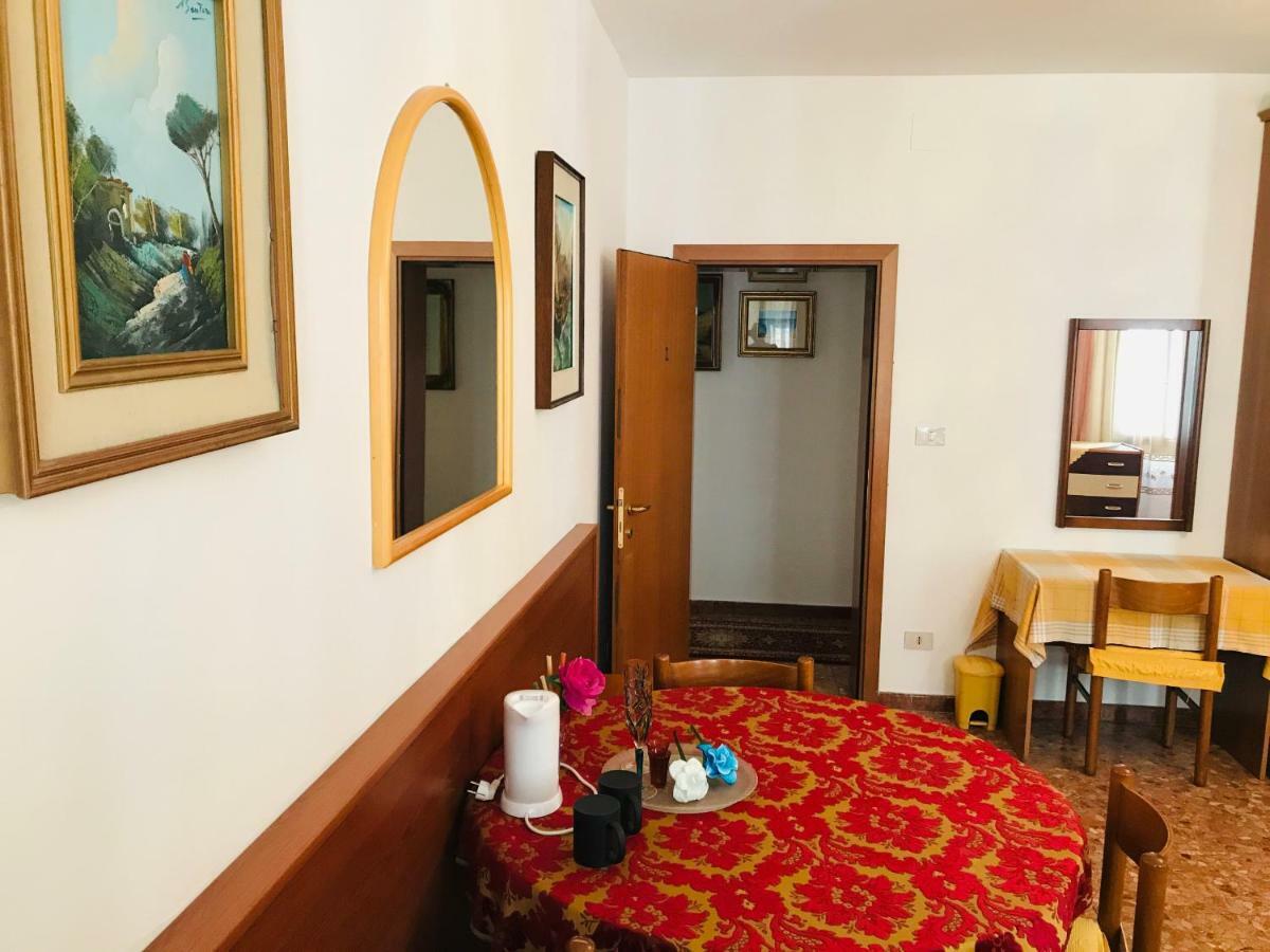 Venice Rainbow Hotel Bagian luar foto